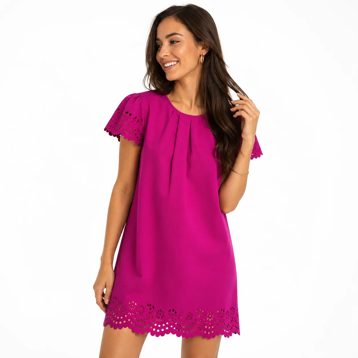 Vestido fucsia con bordados calados