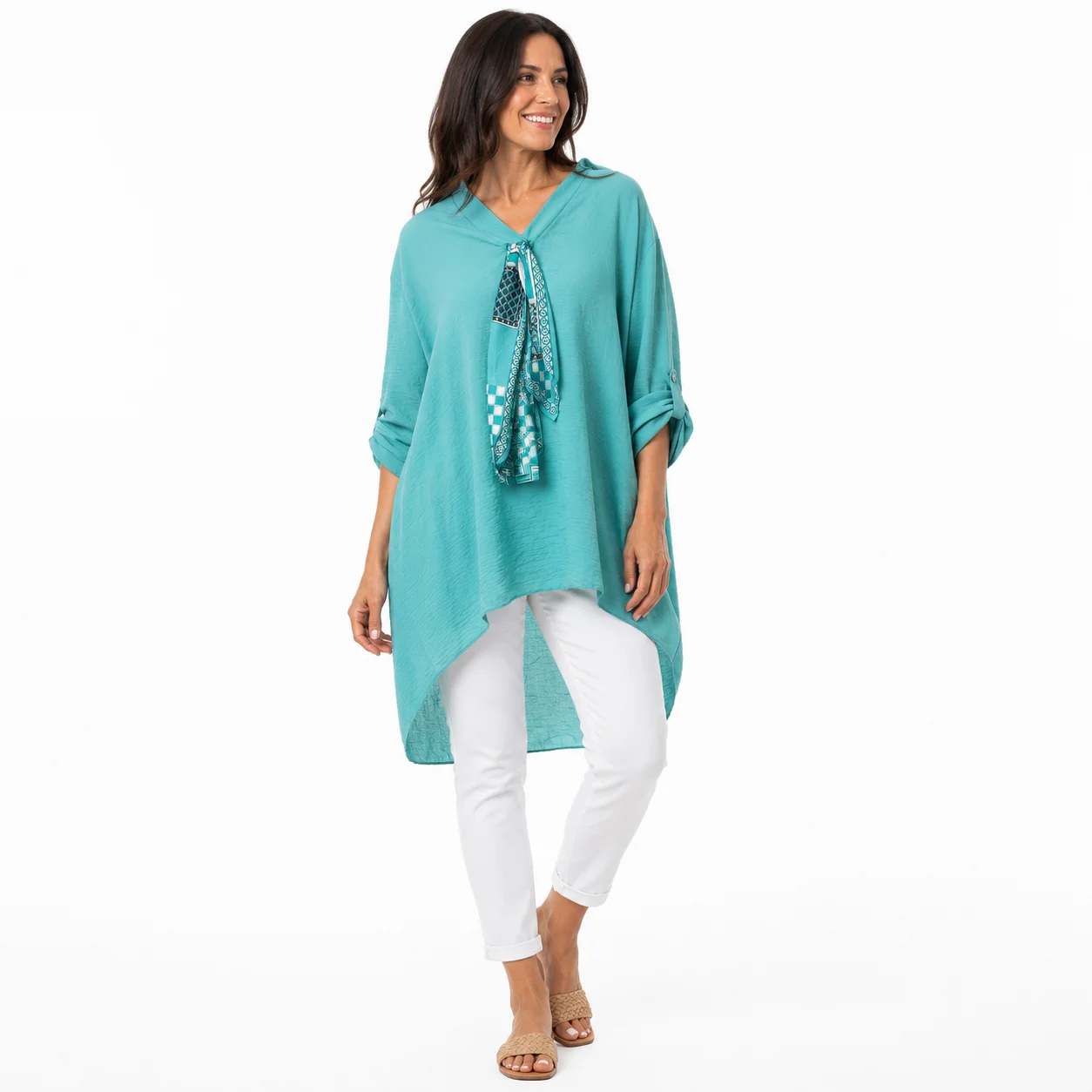 Blusa turquesa con pañuelo