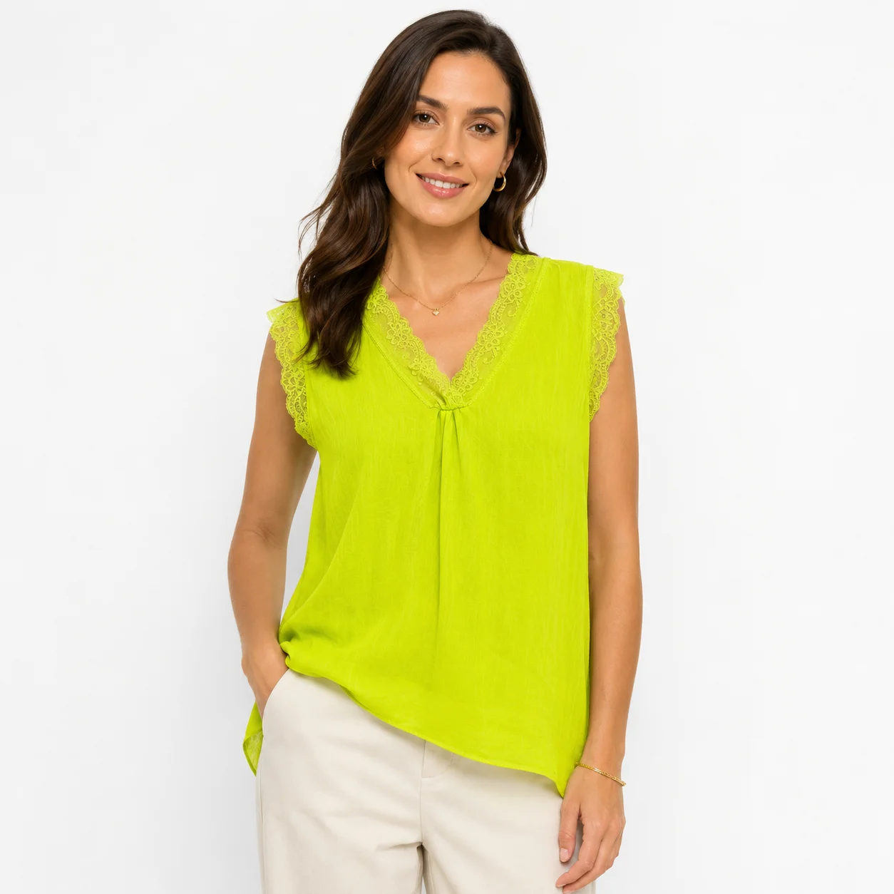 Top verde lima con encaje