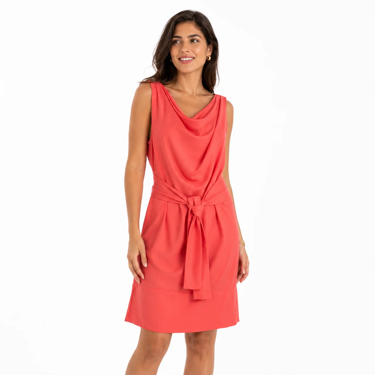 Vestido coral con cinturón