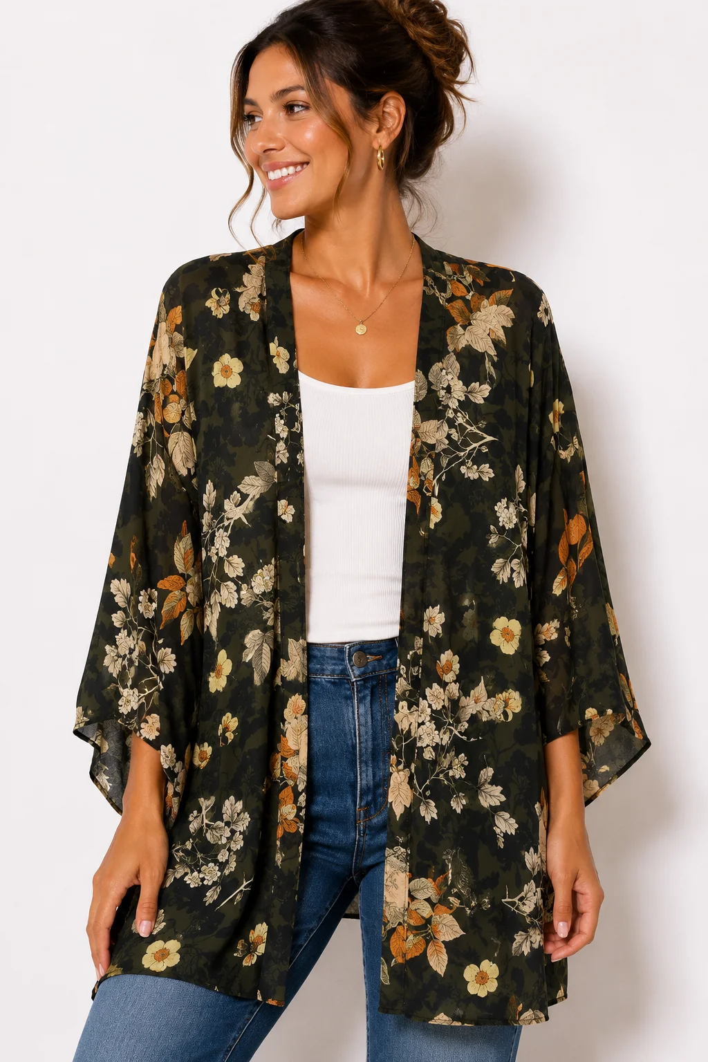 Kimono estampado floral verde de Bershka