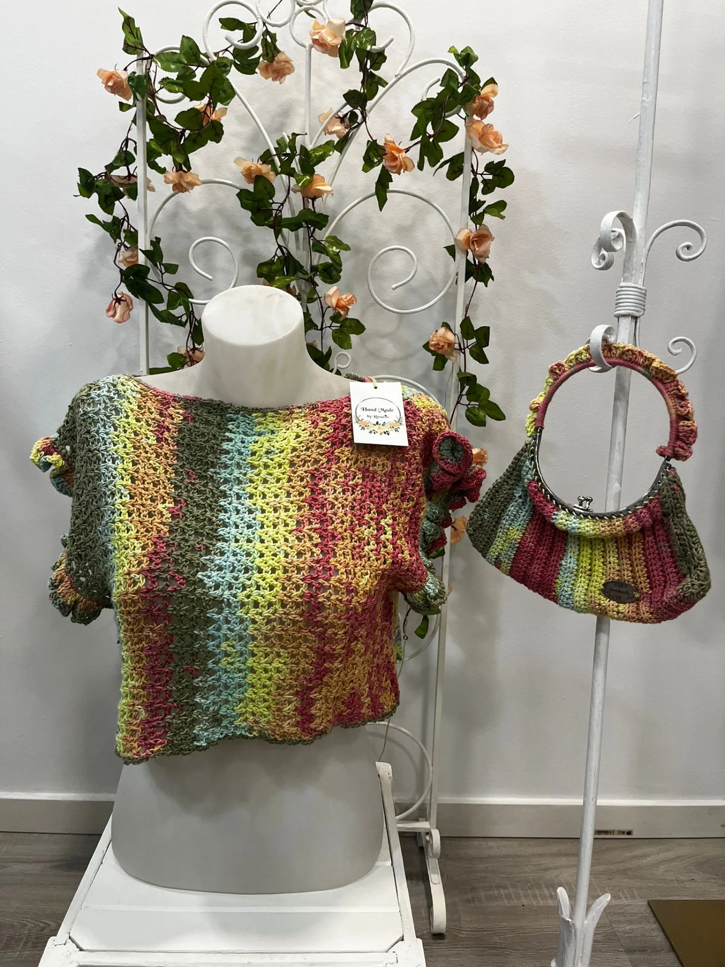 Conjunto crochet multicolor hecho a mano