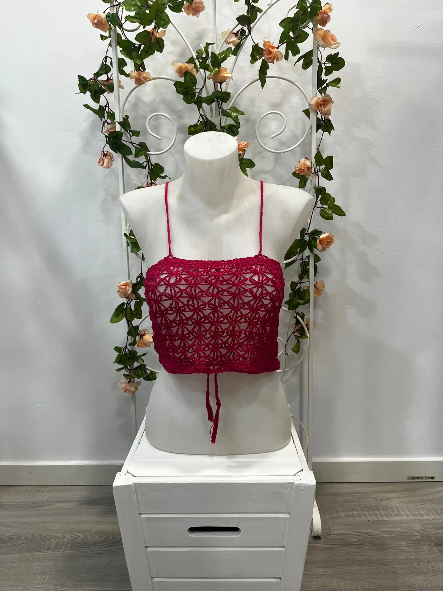 Top crochet fucsia calado hecho a mano