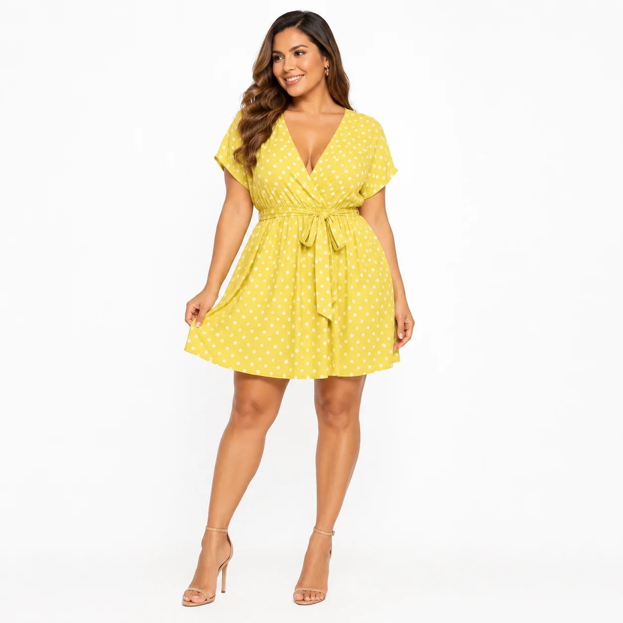 Vestido corto amarillo con cinturón anudado