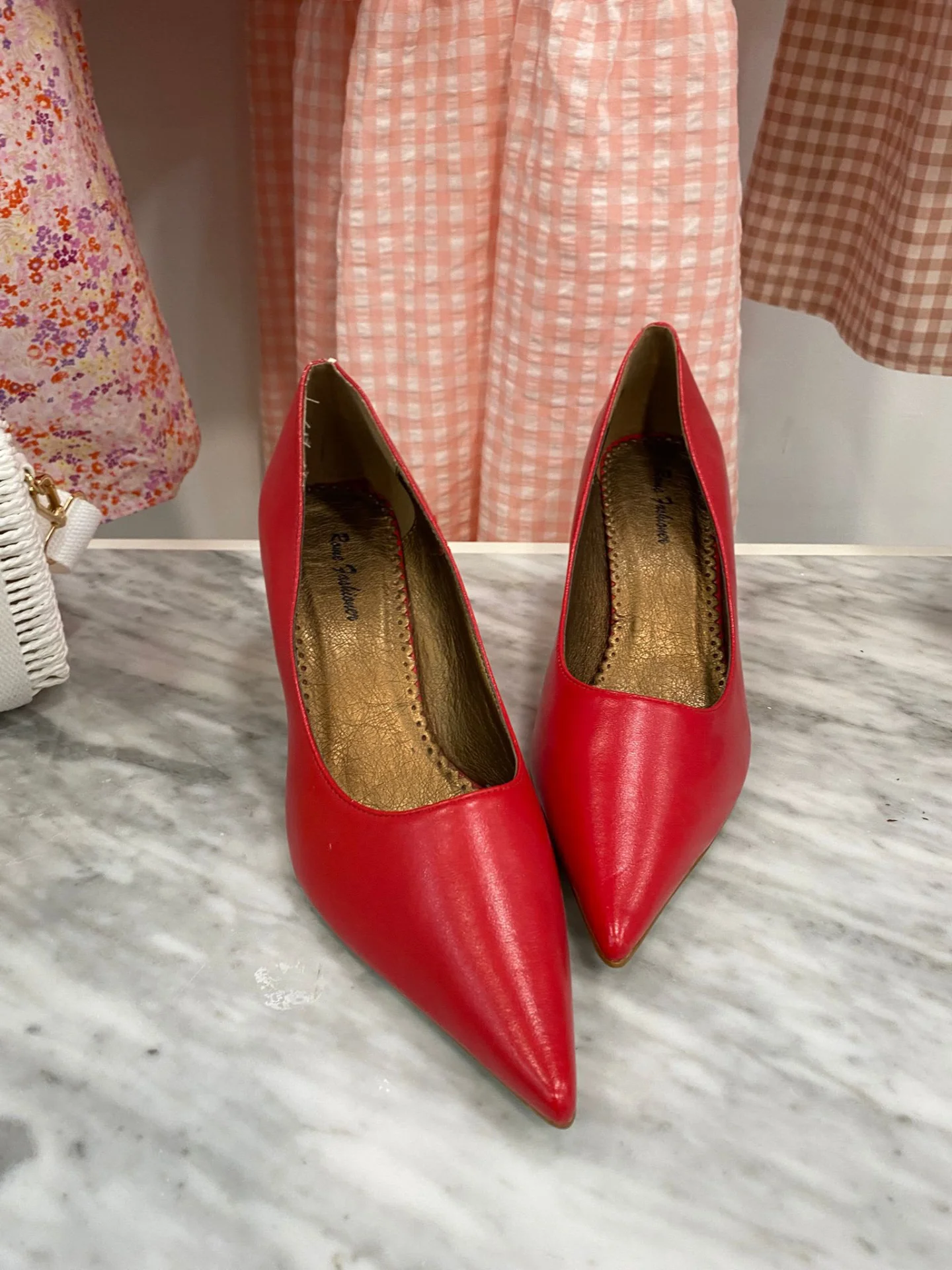Zapatos de tacón rojos segunda mano