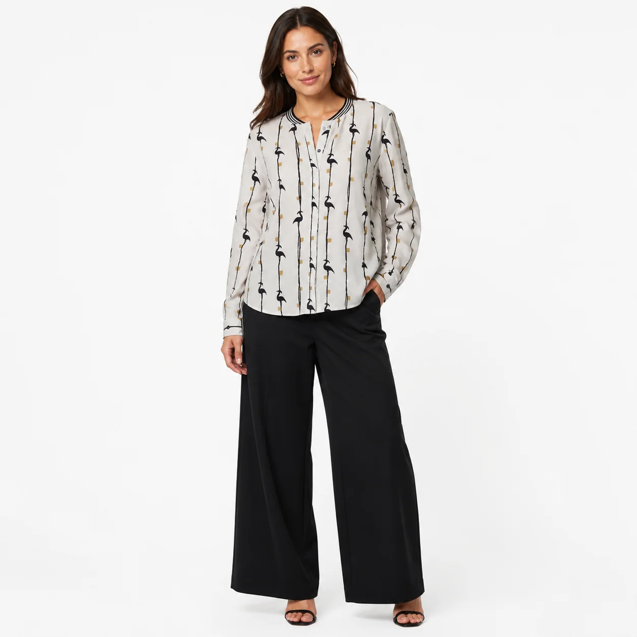 Blusa bomber estampada blanco y negro