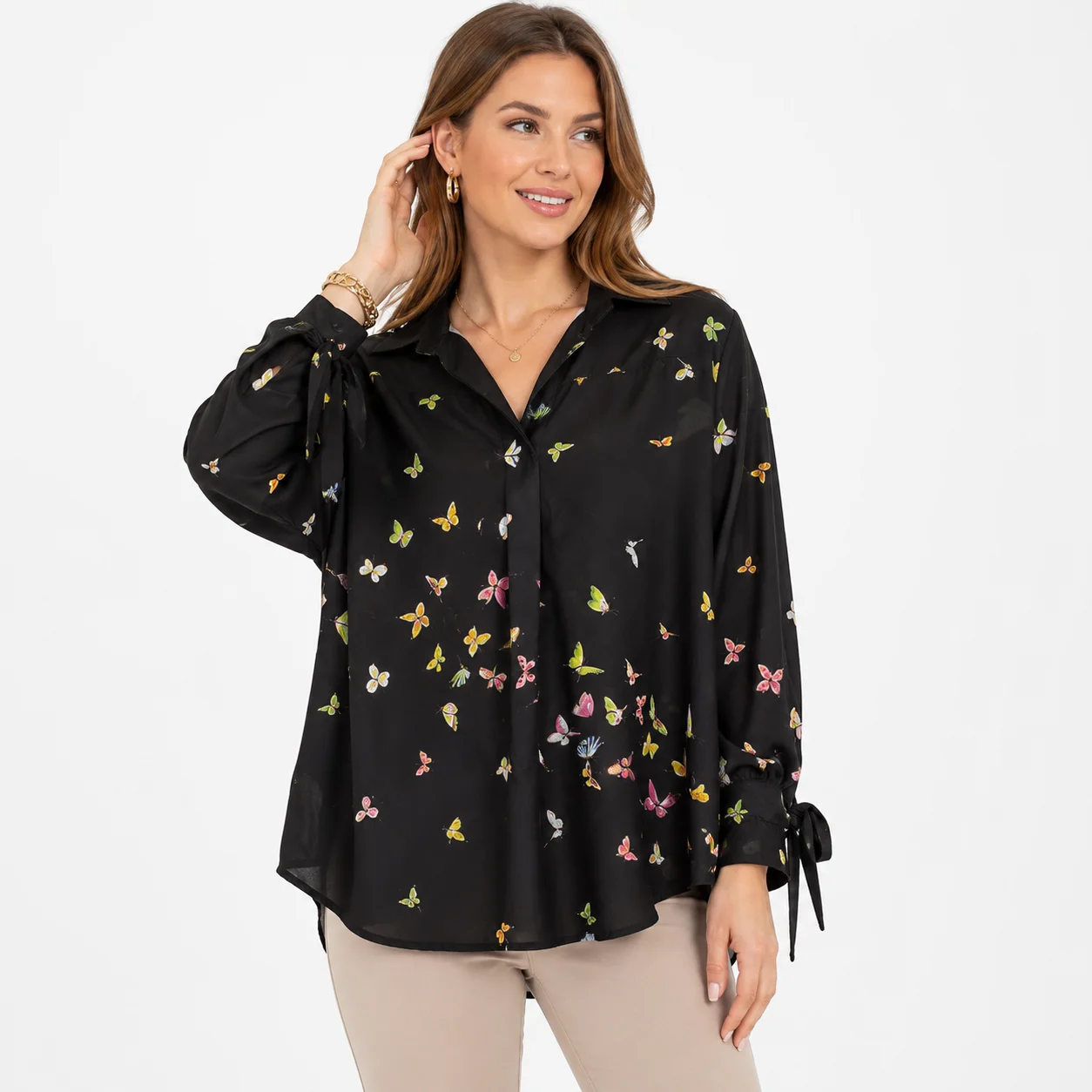 Blusa con estampado de mariposas 