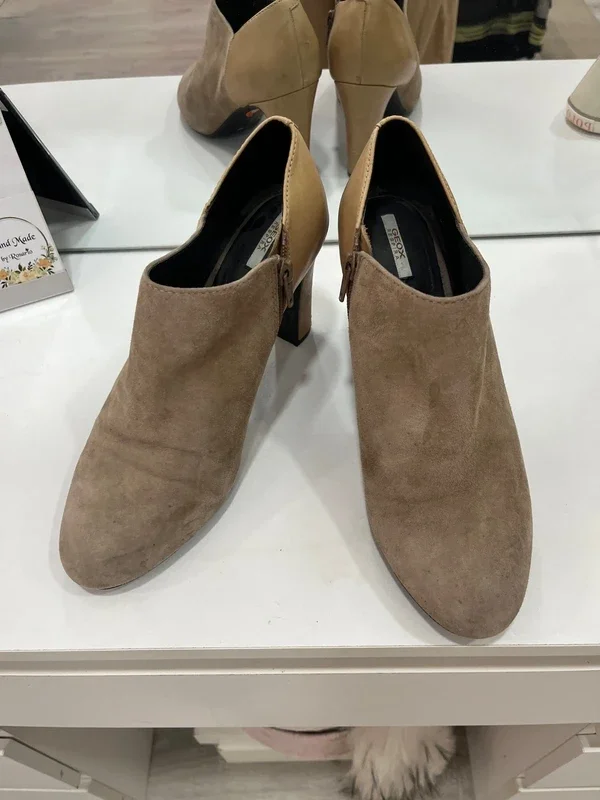 Botines Geox ante beige