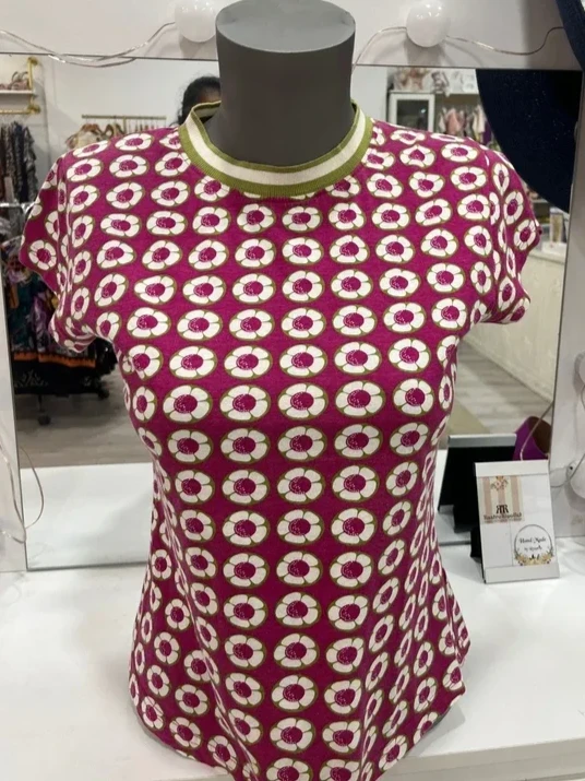 Camiseta estampada flores fucsia