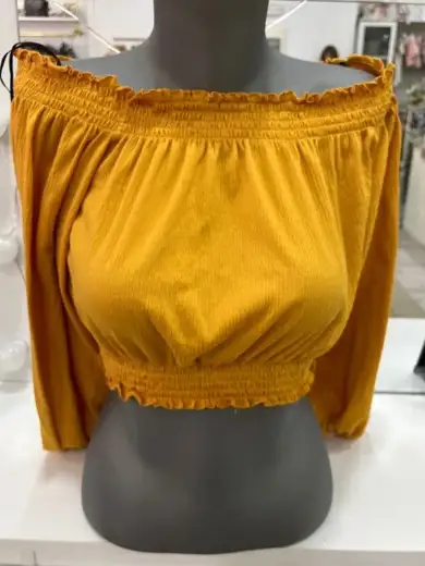 Top amarillo de manga larga con escote Bardot