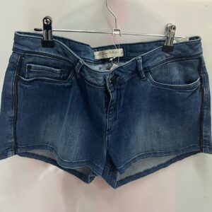 Short vaquero azul oscuro estilo casual