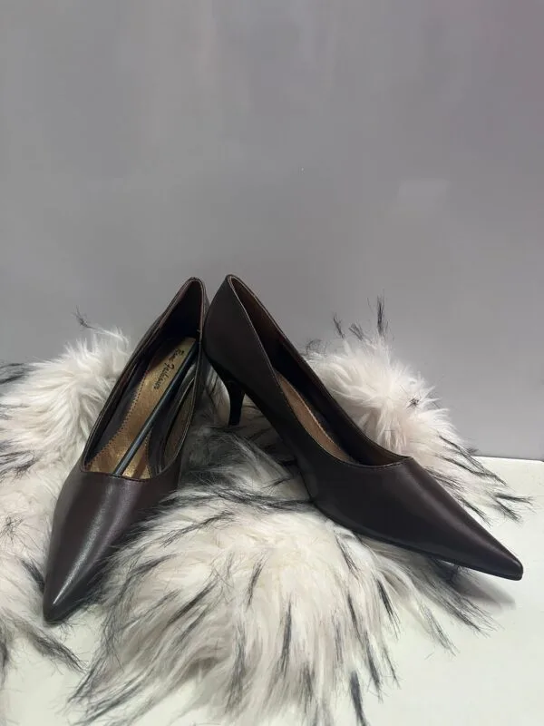 Zapatos de Tacón Bajo Punta Fina Marrón Oscuro