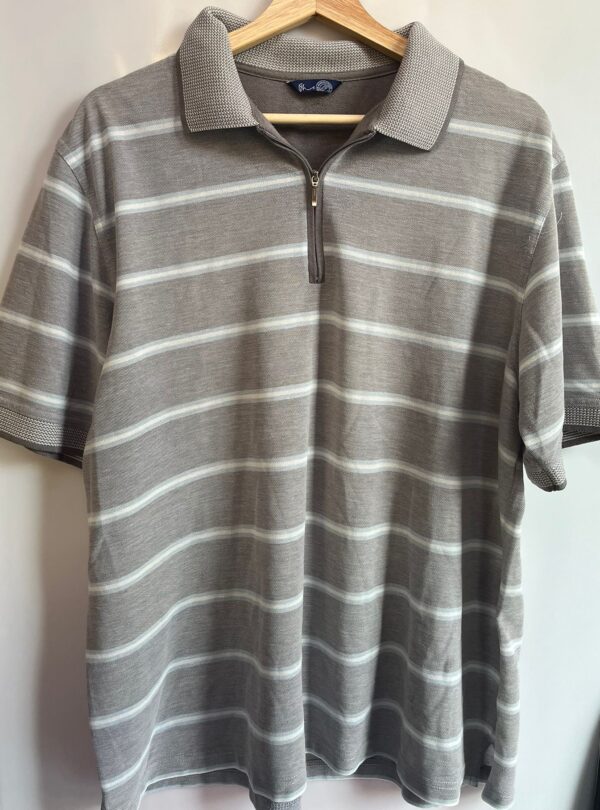 Polo gris a rayas BH con cremallera