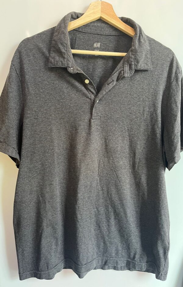 Polo de rayas gris H&M - estilo casual y cómodo - Imagen 3