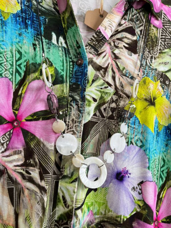 Camisa tropical de flores multicolor - Imagen 3