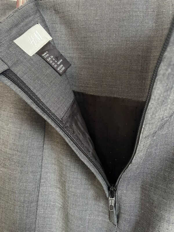 Falda lápiz gris H&M clásica – Talla S - Imagen 3