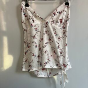 Top blanco de tirantes con lazo floral