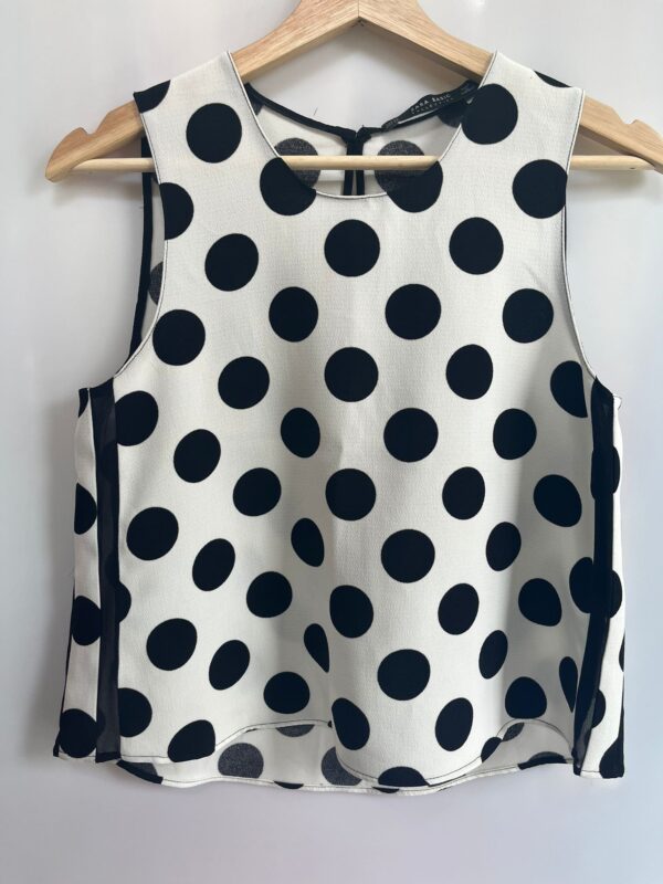 Blusa sin mangas de lunares grandes Zara