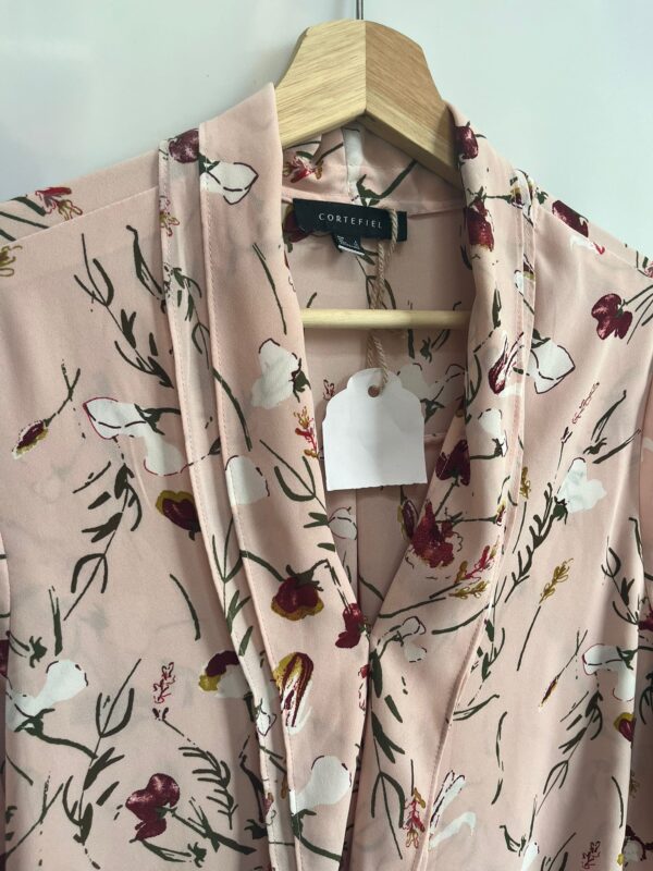 Blusa rosa con estampado floral Cortefiel