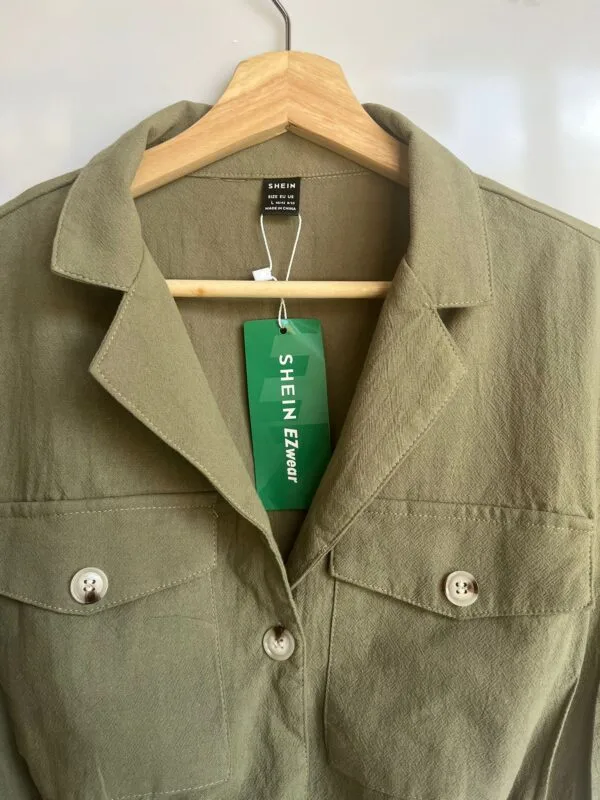 Mono corto caqui SHEIN estilo safari mujer - Imagen 3