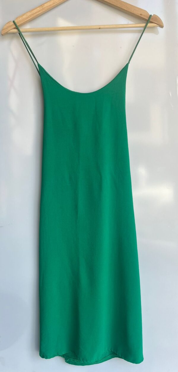 Vestido verde tirantes finos largo - Imagen 3