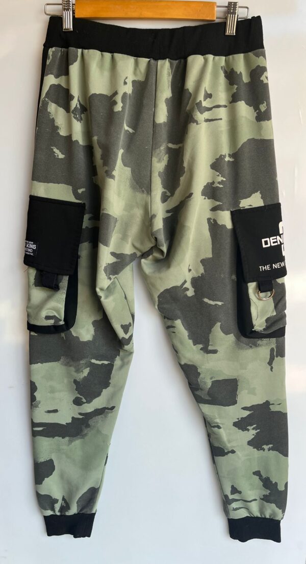 Pantalón cargo camuflaje urbano unisex - Imagen 2
