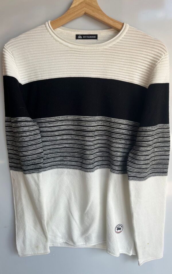 Jersey de rayas blancas, negras y grises