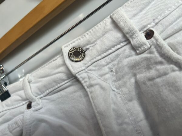 Shorts blancos deshilachados Bershka BSK - Imagen 3