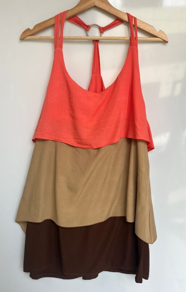 Blusa larga de tirantes con aro metálico