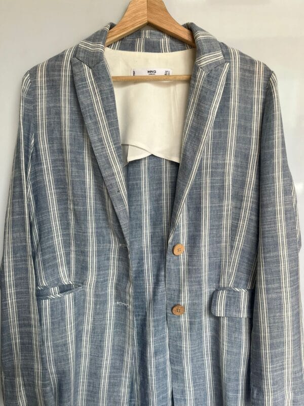 Blazer largo a rayas de lino Mango - Imagen 2