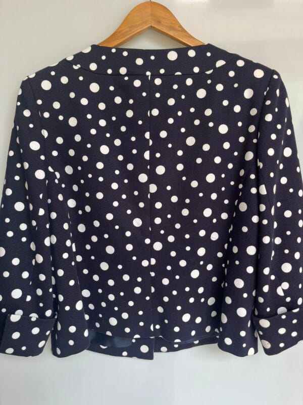Chaqueta vintage corta de lunares blancos - Imagen 2
