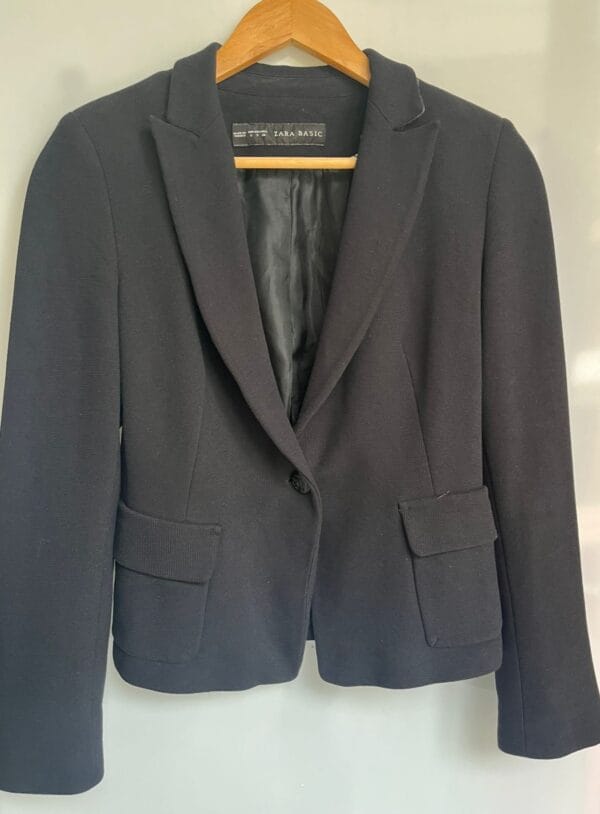 Blazer negro entallado Zara Basic