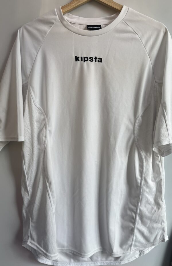 Camiseta deportiva blanca Kipsta con dorsal 8 - Imagen 2