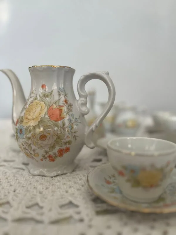 Juego de Té Vintage de Porcelana – Set 13 Piezas
