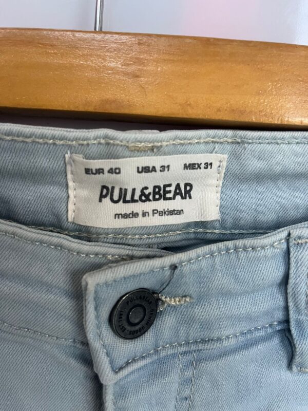Pantalón vaquero desgastado Pull&Bear celeste Talla L - Imagen 4