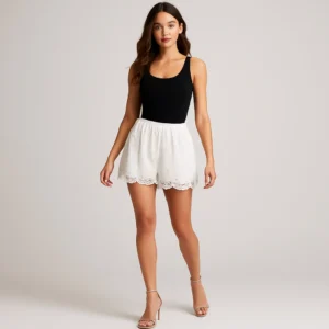 Short blanco de encaje bordado