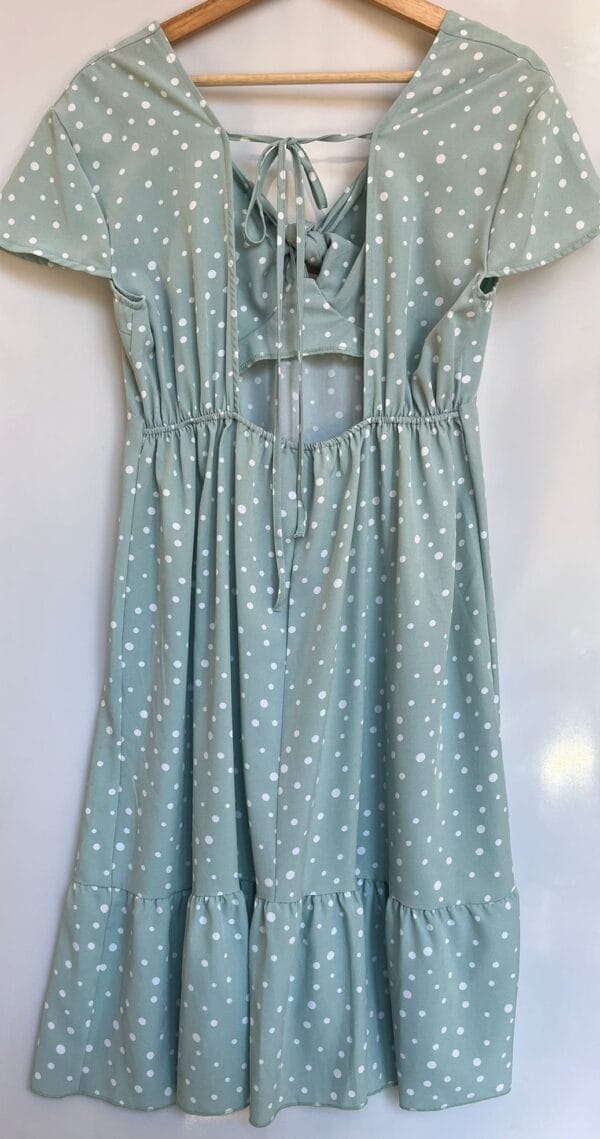Vestido con lunares y lazo en la espalda - Imagen 4
