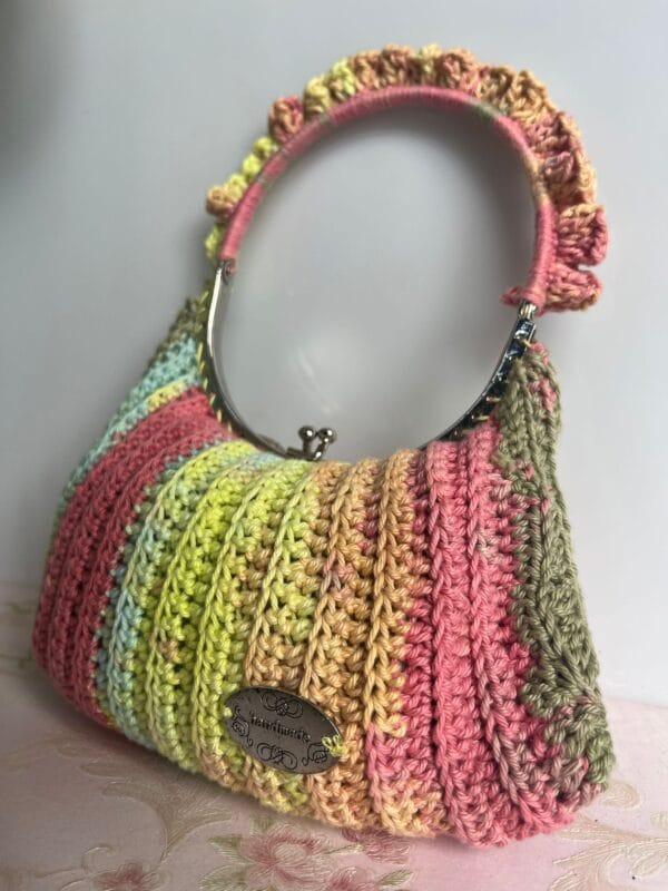 Top de crochet multicolor con bolso a juego - Imagen 2