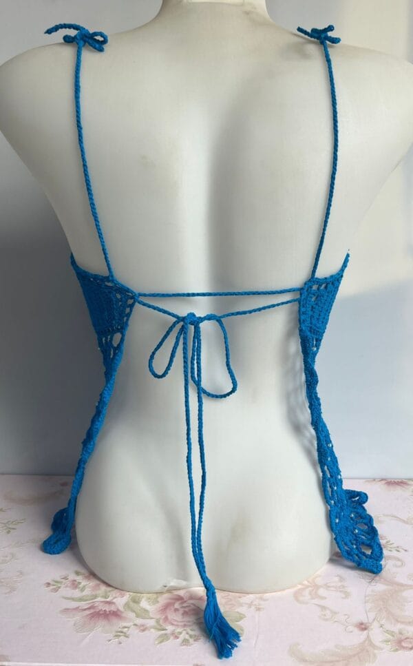 Top de crochet azul con accesorio a juego - Imagen 2