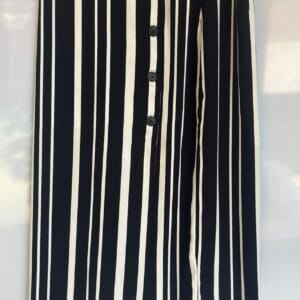 Falda midi de rayas blanco y negro