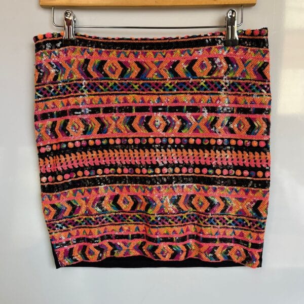 Falda corta con lentejuelas y estampado - Imagen 2