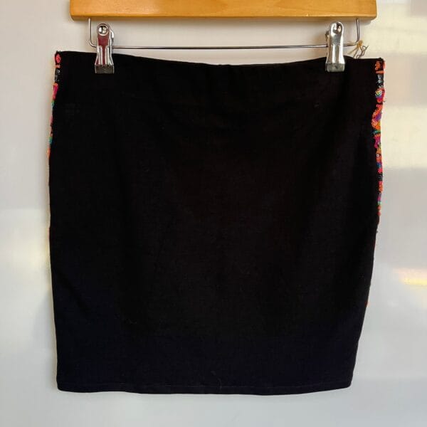 Falda corta con lentejuelas y estampado - Imagen 3