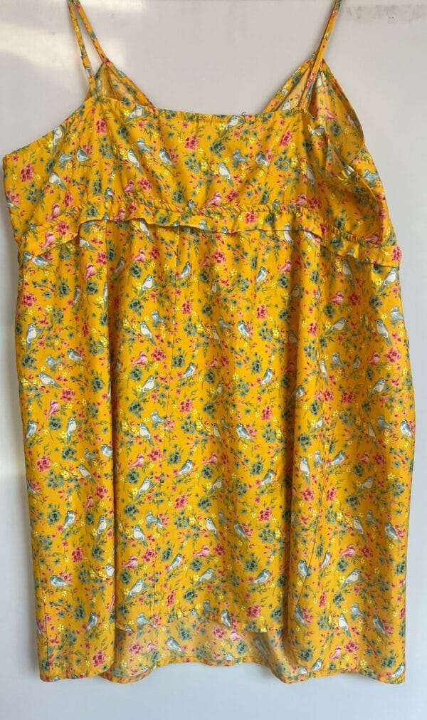 Vestido amarillo con tirantes y pajaritos - Imagen 3