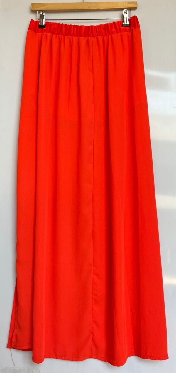 Falda larga roja de tiro alto Stradivarius - Imagen 2