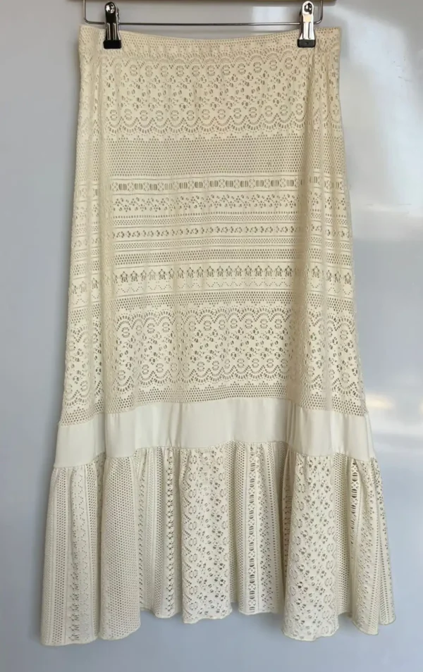Falda midi calada de encaje beige - Imagen 2