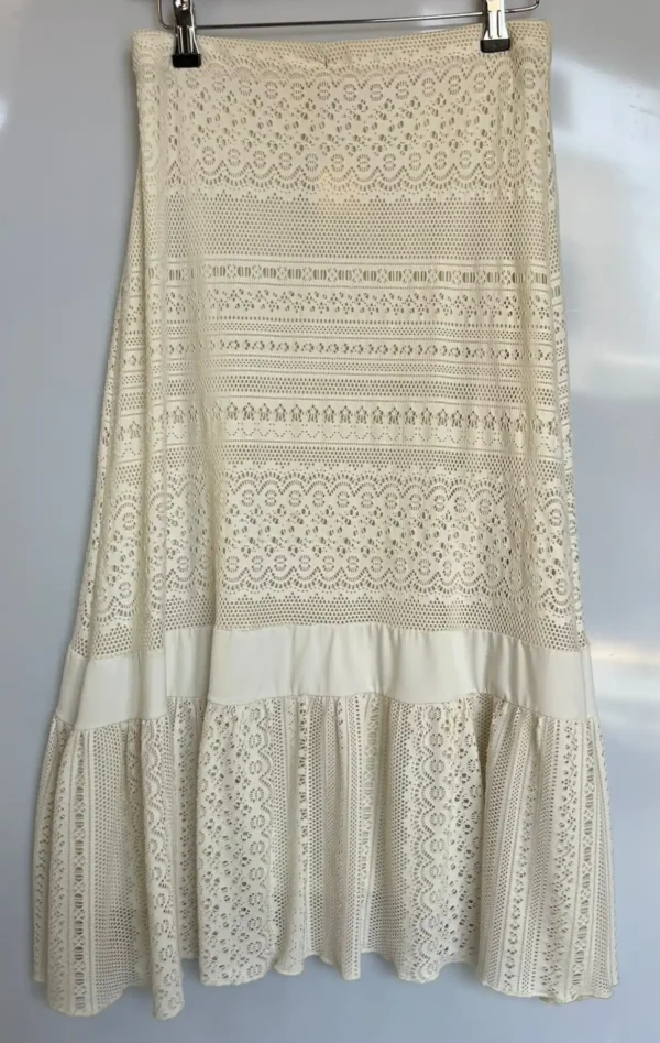 Falda midi calada de encaje beige - Imagen 3