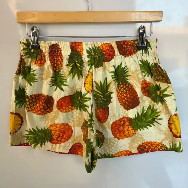 Shorts beige con estampados de piña - Imagen 3