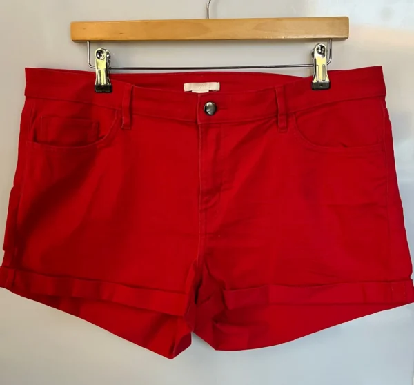 Short rojo clásico de H&M Talla 46 - Imagen 3