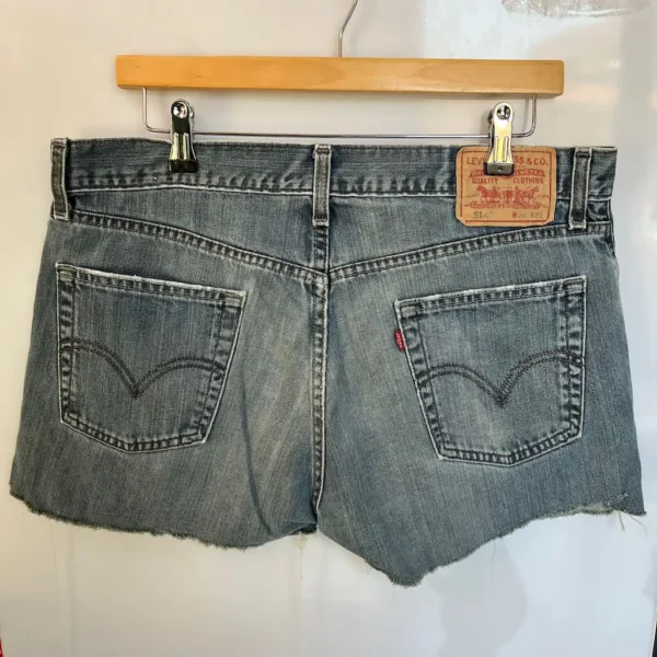 Shorts Levi’s 514™ denim desgastado - Imagen 3