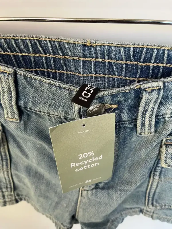 Shorts vaqueros H&M con bolsillos grandes - Imagen 4